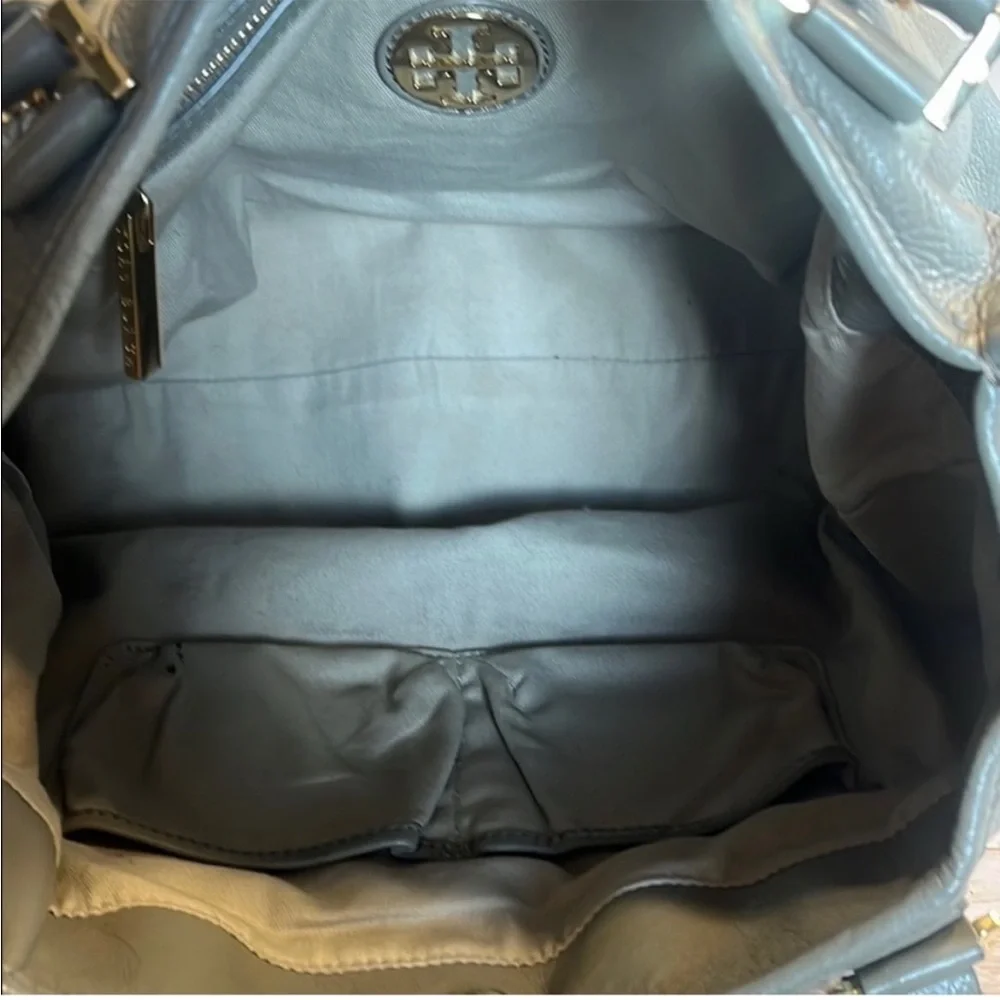 Tory Burch Elegant Pebbled Leather Handbag
